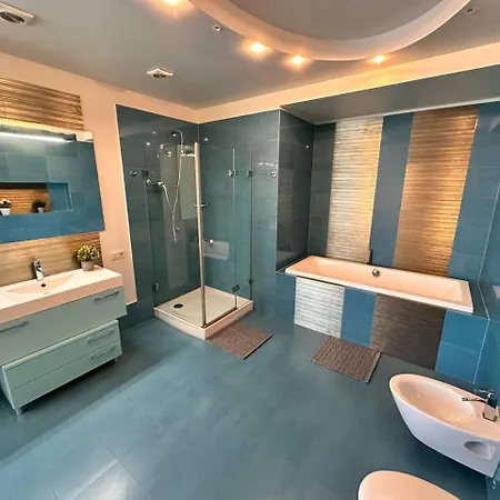 Skyhouse Superior Penthouse & * Riga