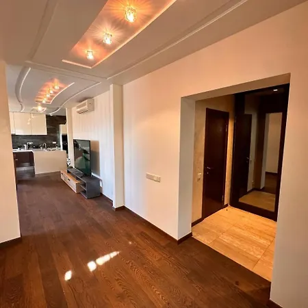 Skyhouse Superior Penthouse & Apartment *