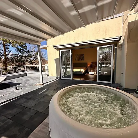 Skyhouse Superior Penthouse & Apartment *